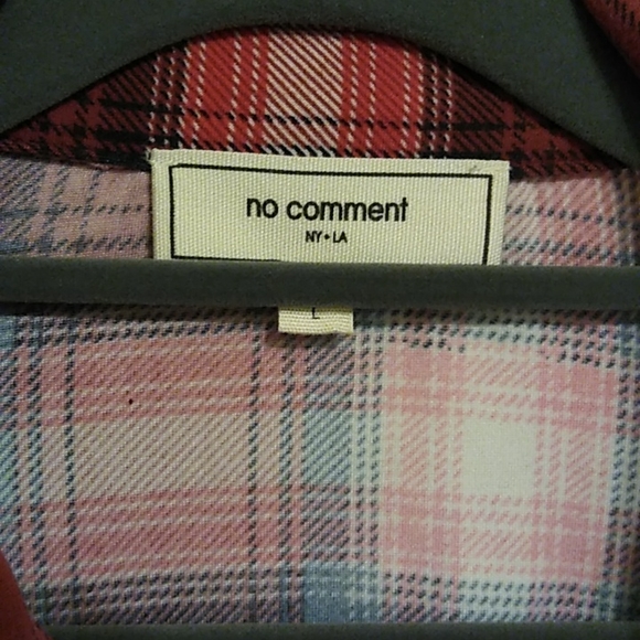 Like New No Comment Buttery Soft Plaid Top: Large - Picture 2 of 7